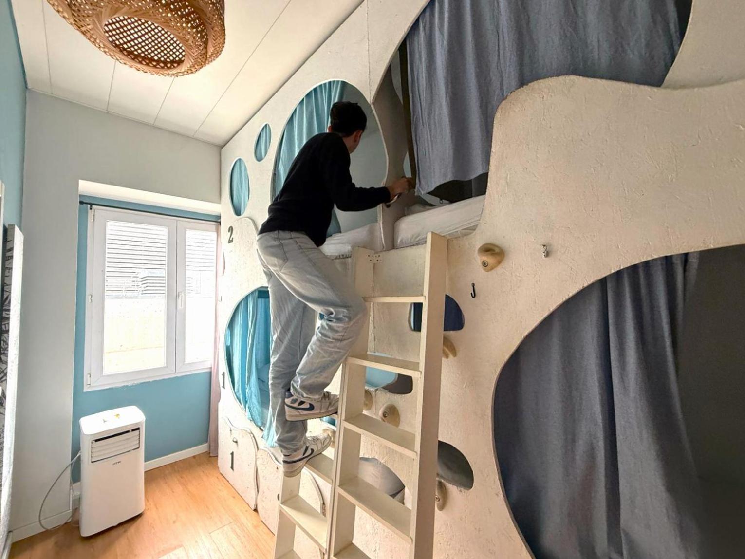 Bed 4-Bed Dormitory Room En Suite Bathroom