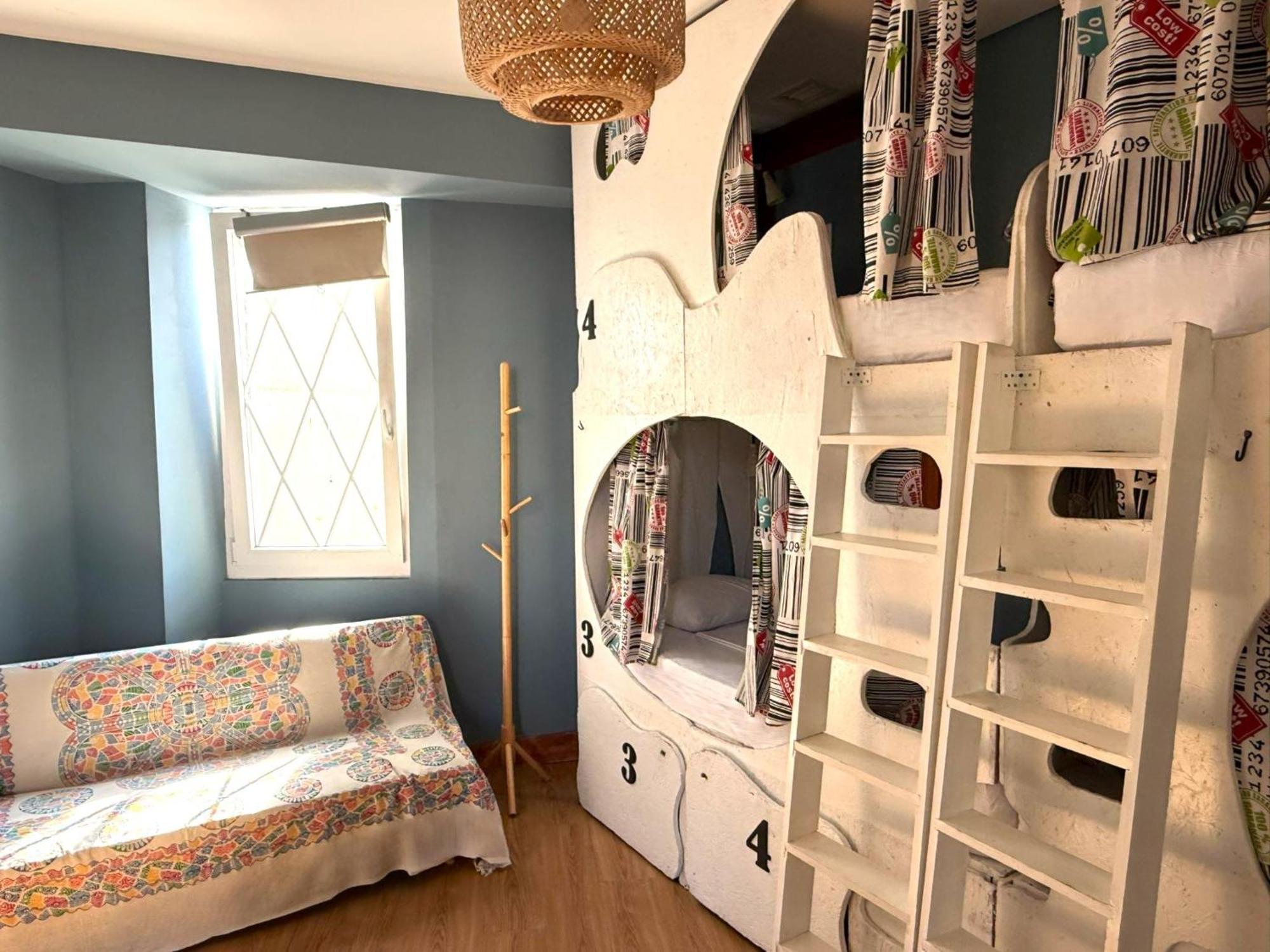 Bed 6-Bed Mixed Dormitory Room