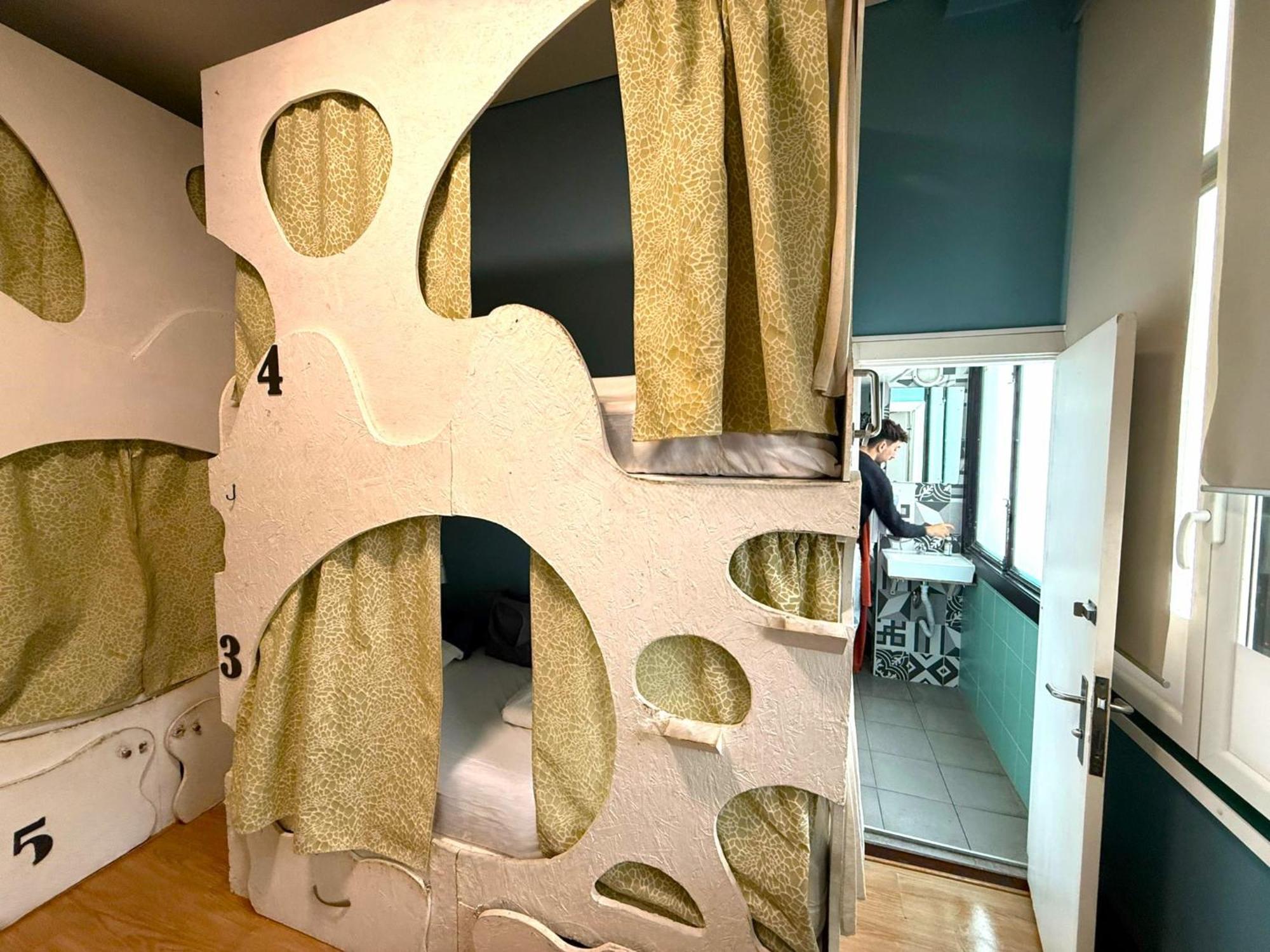 Bed 6-Bed Mixed Dormitory Room