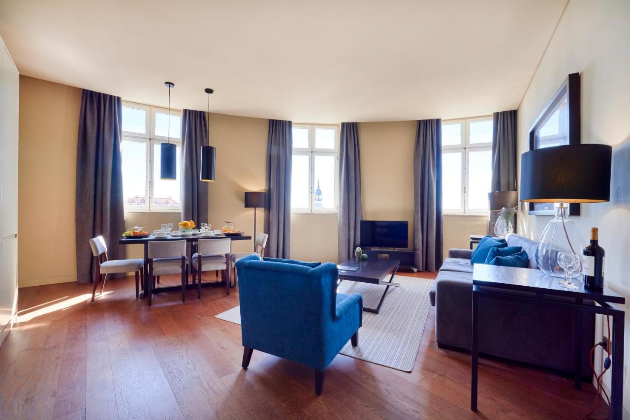 Deluxe One-Bedroom Apartment River View